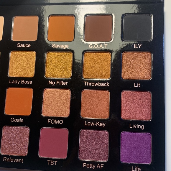 Violet Voss hashtag palette - Picture 3 of 4